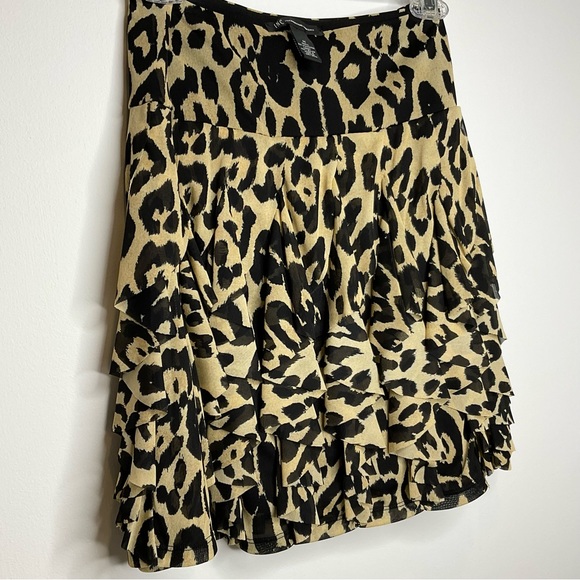 💚 INC. SKIRT - GREAT CONDITION❣️ FLIRTY & FUN 18” LENGTH 😍 - Picture 7 of 8
